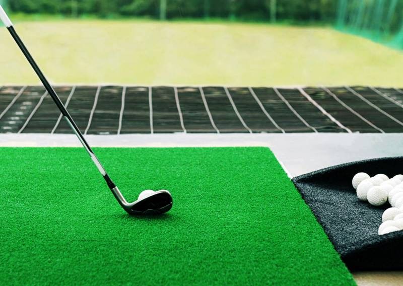 Thảm tập golf cũ không cần quá mới, nhưng tình trạng sử dụng phải tốt