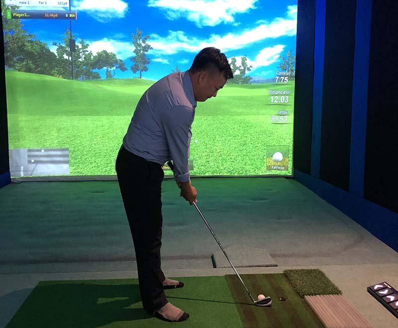 Anh Thái Nguyễn thỏa mãn niềm đam mê chơi golf với phòng 3D Cyber