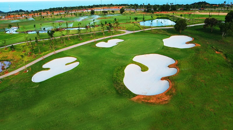 Golfer trên sân NovaWorld Phan Thiết