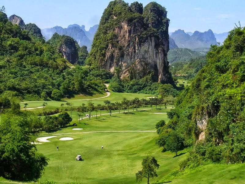 Sân golf Phoenix với diện tích rộng lớn