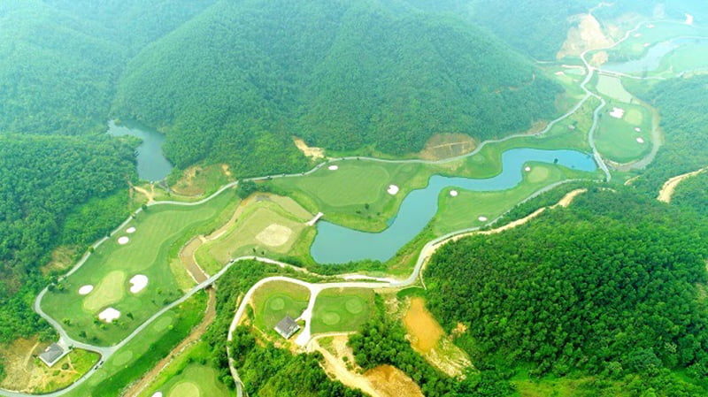 Hilltop Valley Golf Club với địa hình thử thách