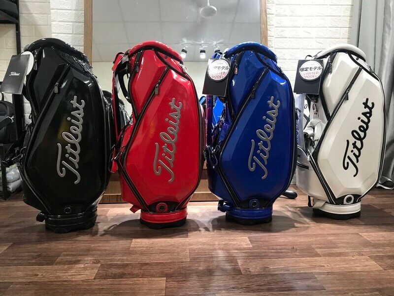 Túi đựng gậy golf Titleist có kiểu dáng đẹp mắt, được làm từ chất liệu cao cấp