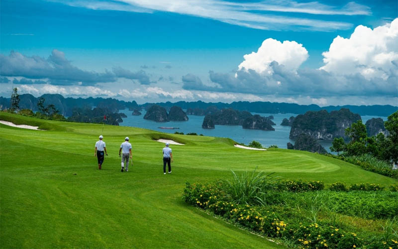 Khung cảnh sân Golf FLC Hạ Long