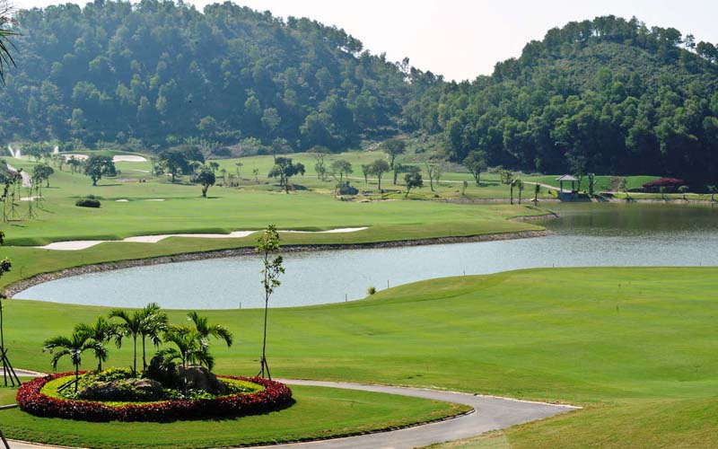 Cảnh quan sân golf Móng Cái