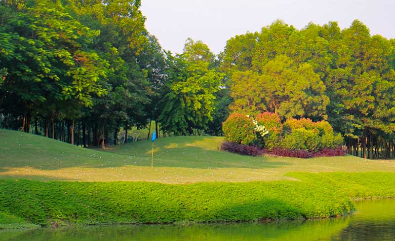 Sân tập golf Ciputra rộng đến 11.000 m2